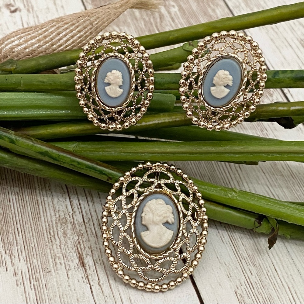 Vintage Sarah Coventry Cameo Earrings & Brooch - Picture 1 of 15